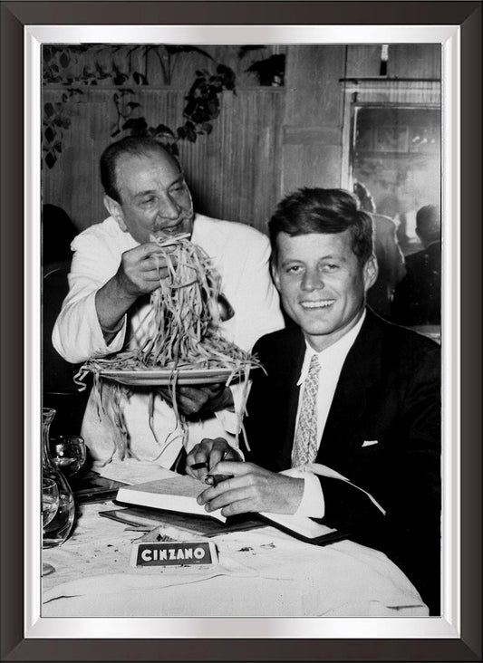 art. a55 Cinema Mangiaspaghetti Poster Vintage Il Presidente Kennedy / Locandina Stampa su Carta Artistica Torkon, per arredamento e decorazione casa, ufficio / Vendita Online / Galleria Papiarte ®