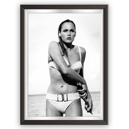 art. c67 Cinema Americano Poster Vintage / Ursula Andress / Locandina Stampa su Carta Artistica Torkon, per arredamento e decorazione casa, ufficio / Vendita Online / Galleria Papiarte ®