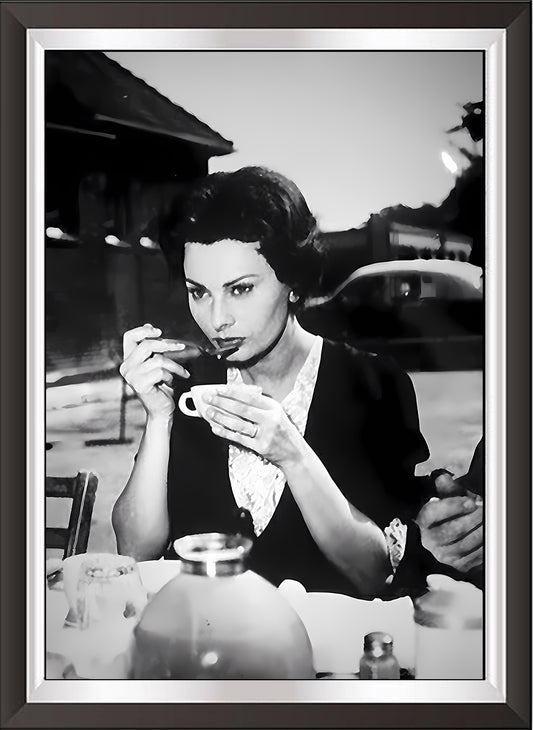 art. d05 Cinema Caffé Poster Vintage / Sofia Loren / Locandina Stampa su Carta Artistica Torkon, per arredamento e decorazione casa, ufficio / Vendita Online / Galleria Papiarte ®